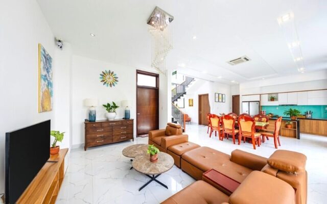 Toàn cảnh không gian phòng khách tại Mây Chill House Villa Đà Nẵng