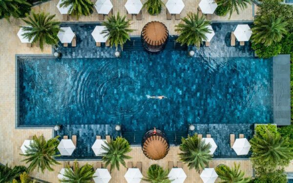 Hồ bơi cực chill tại Intercontinental Phú Quốc