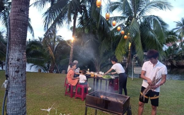 Không Gian Tổ Chức Bbq Cho Gia đình Tại Riverside Bamboo Abogo Villa Hội An