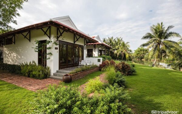 Villa Nguyên Căn Có Hồ Bơi Nhìn Ra Vườn Tại Riverside Bamboo Abogo Villa Hội An